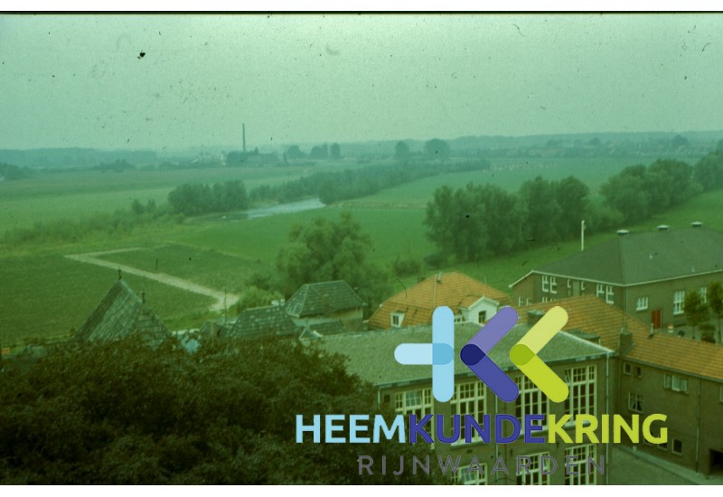 Zicht op Oude Rijn Maria school Droste-Schutters gebouw Coll. G.B. Janssen (594)